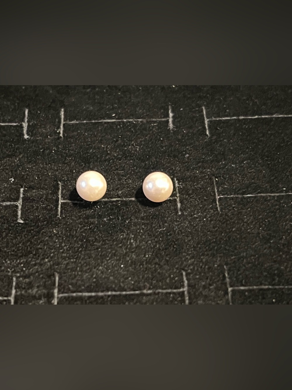 Classic Pearl Stud Earrings - Cream Pearl